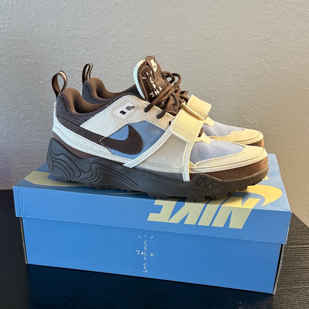 men’s travis scott size 8